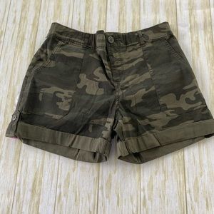 Woman’s Social Standard shirt size small